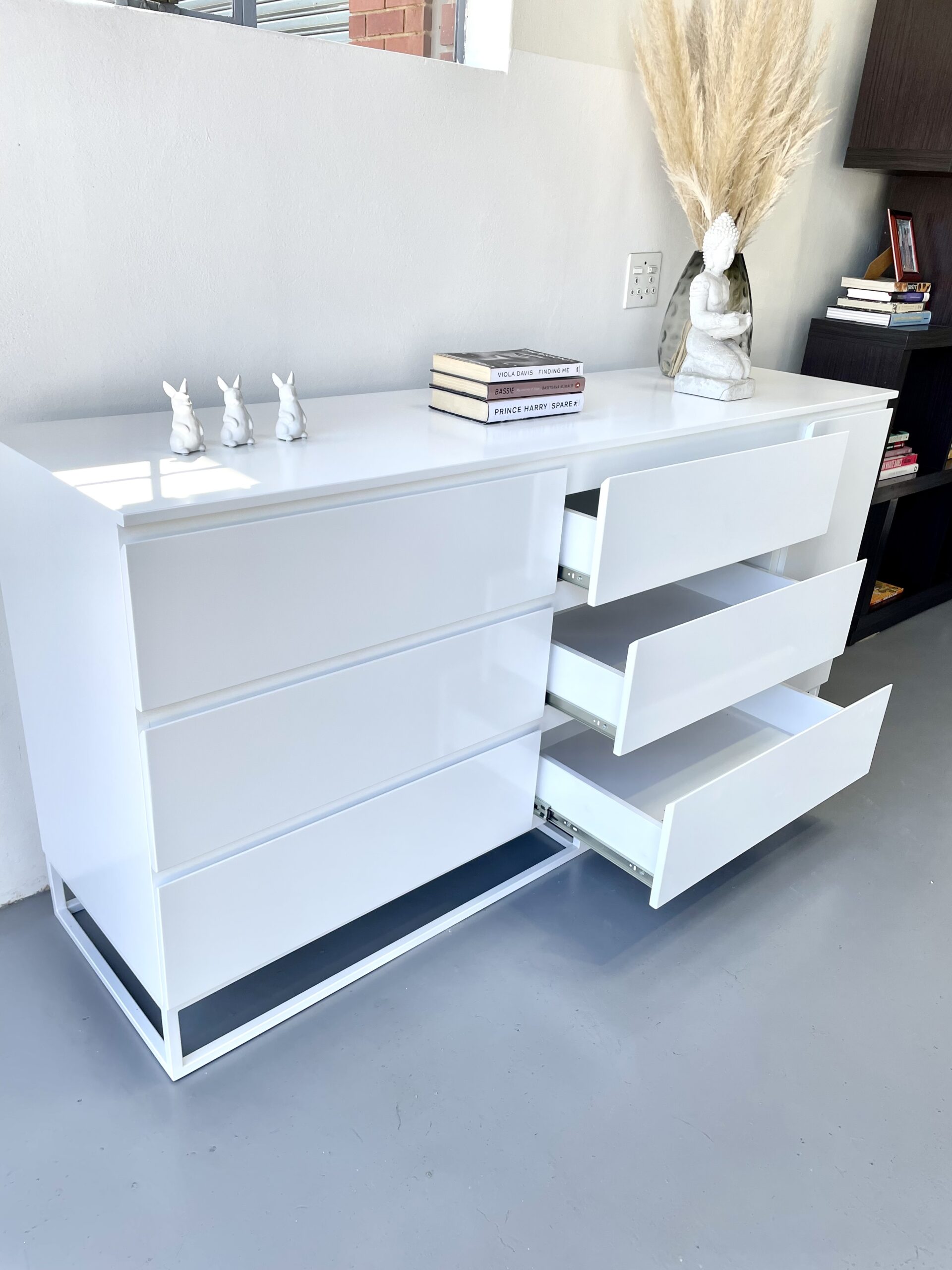 Persia Chest of Drawers