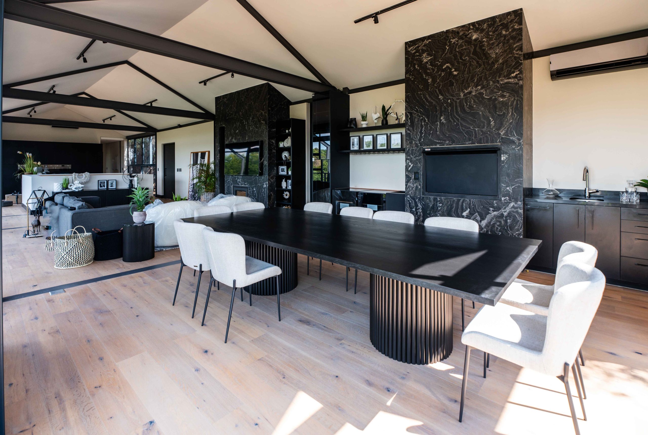 Lona Dining Table 12 Seater - Image 3