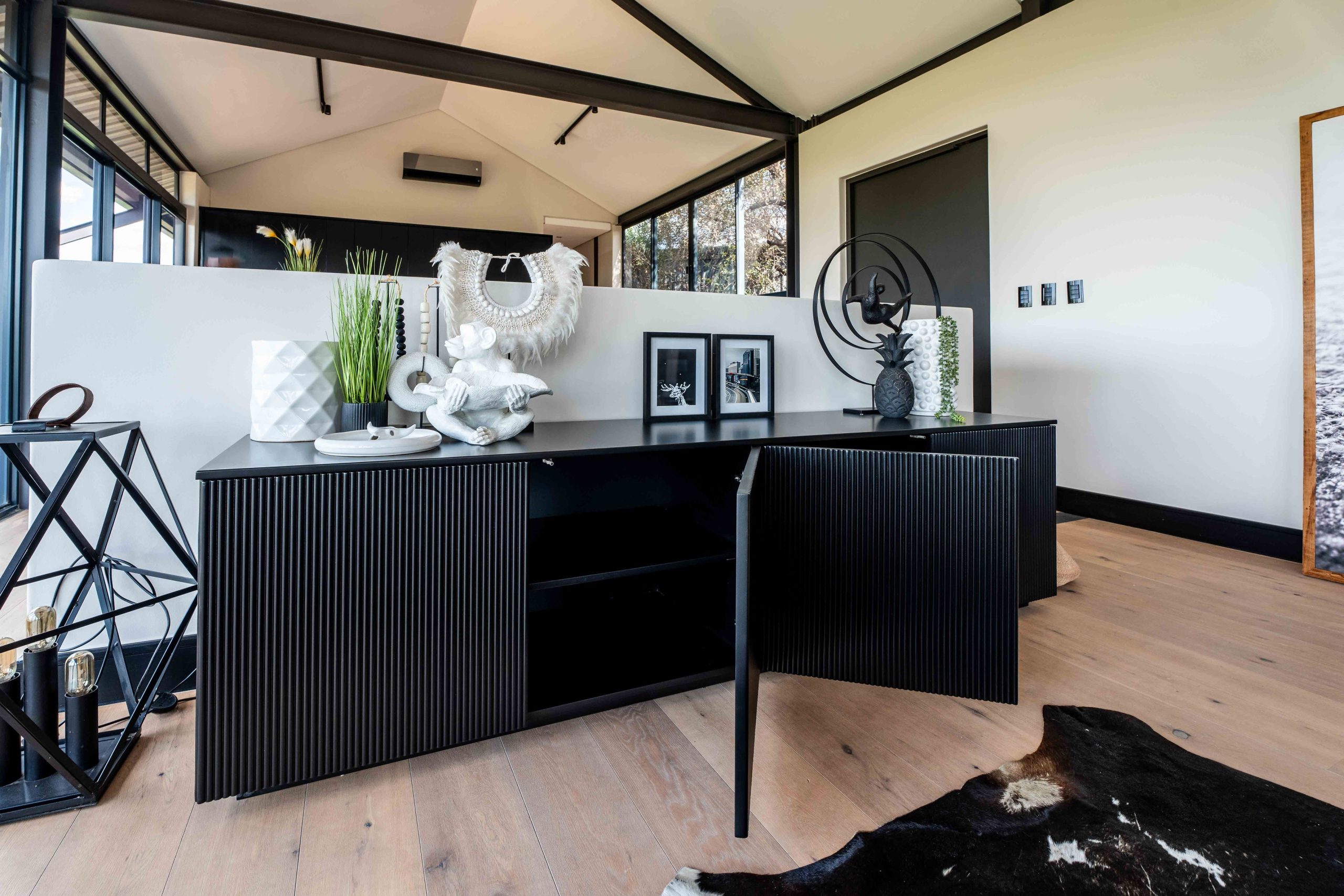 Chela Sideboard - Image 2