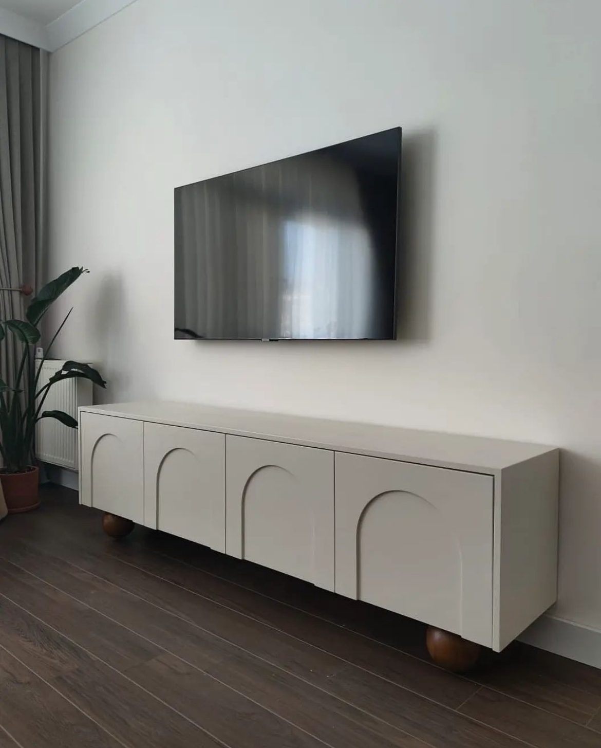 Yane TV Stand - Image 3