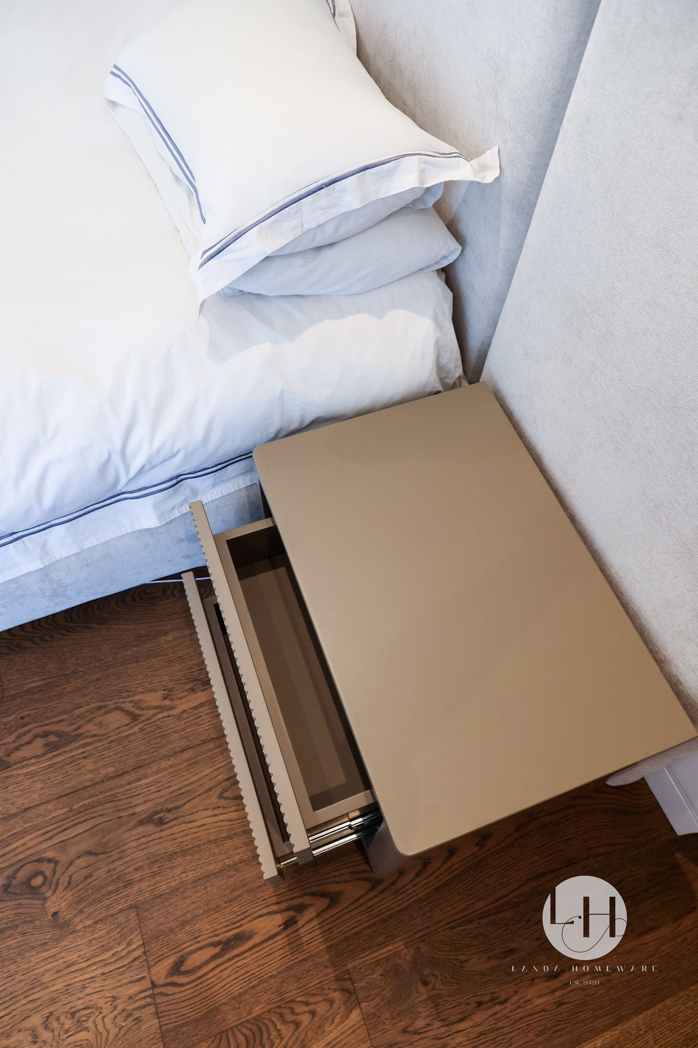 Mich Night Stand - Image 5