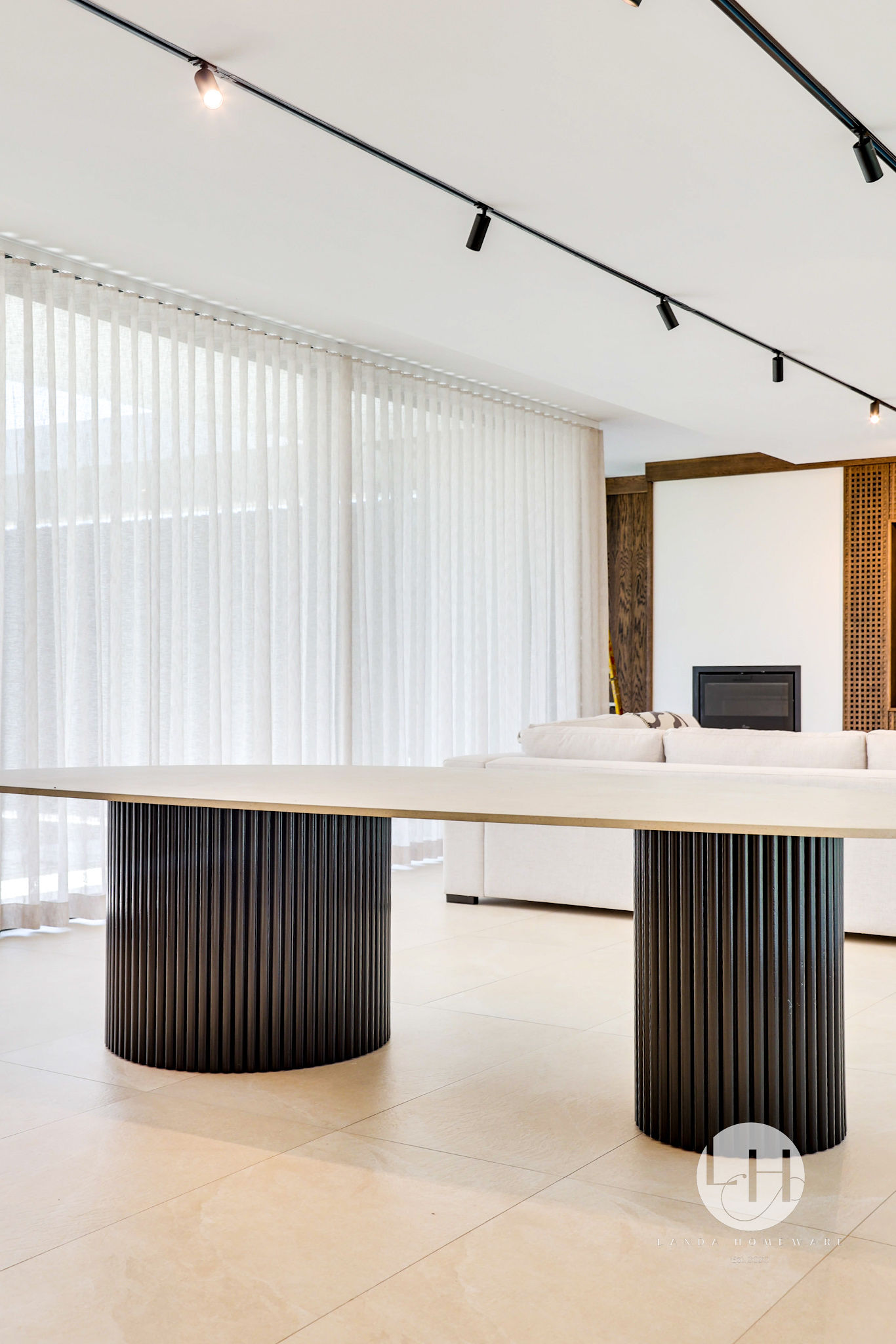 Graca Dining Table - Image 5