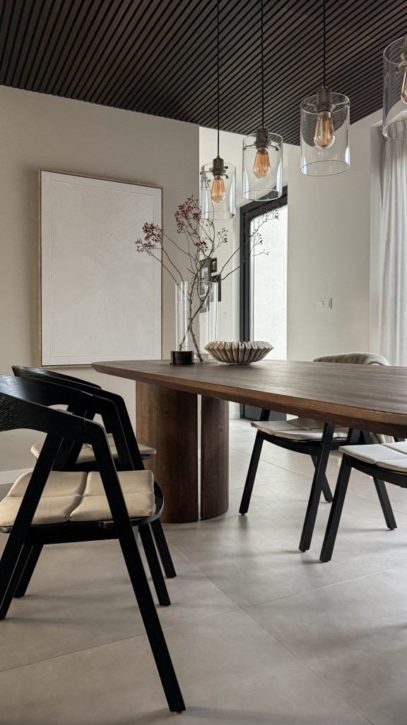 Arabella Dining Table - Image 3
