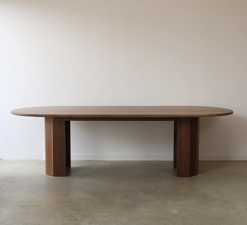 Chialo Dining Table - Image 4
