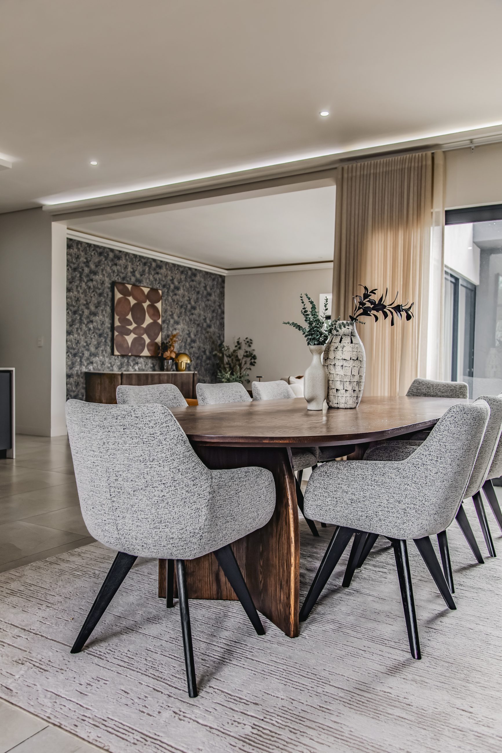 Biyela Dining Table - Image 3