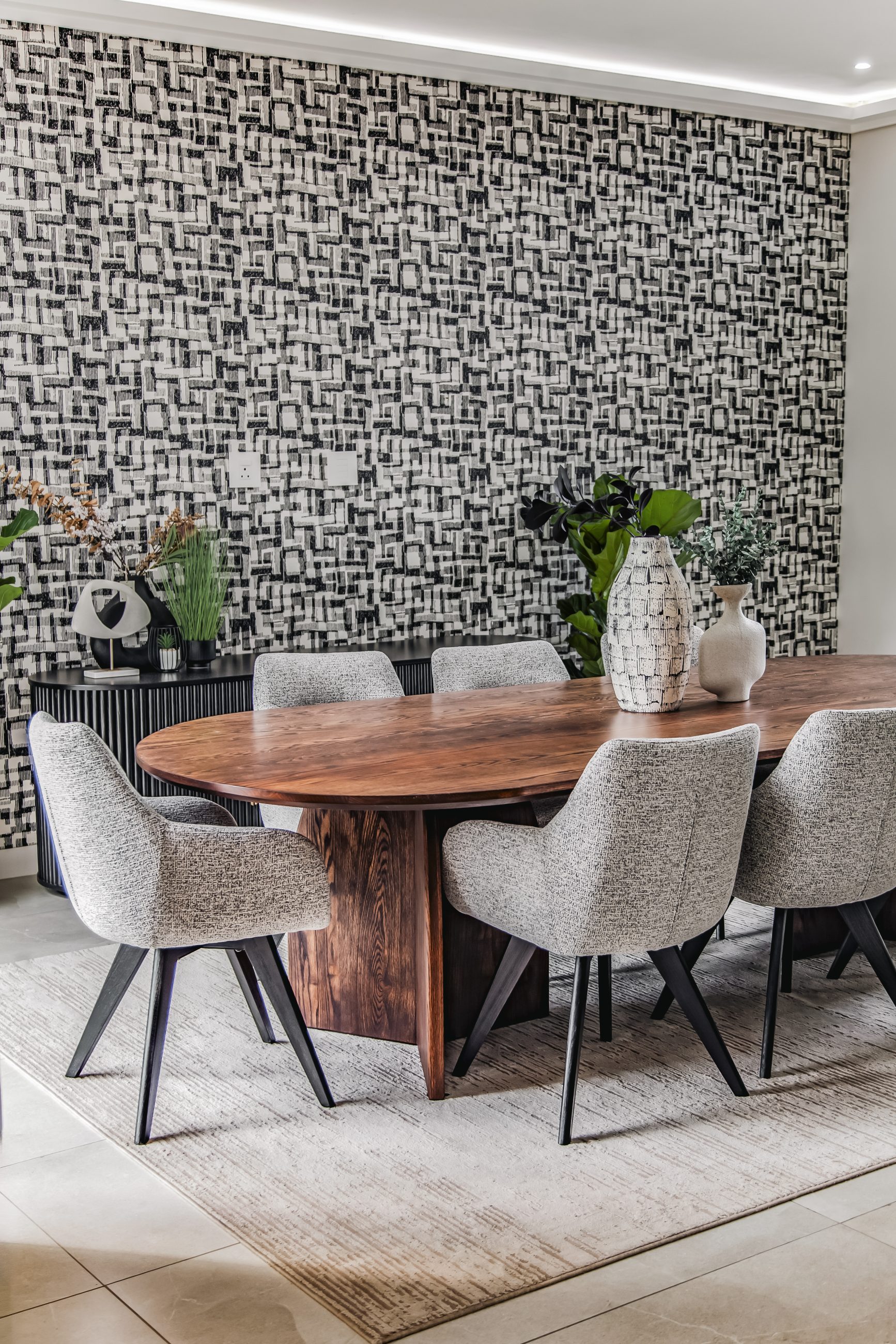 Biyela Dining Table - Image 4